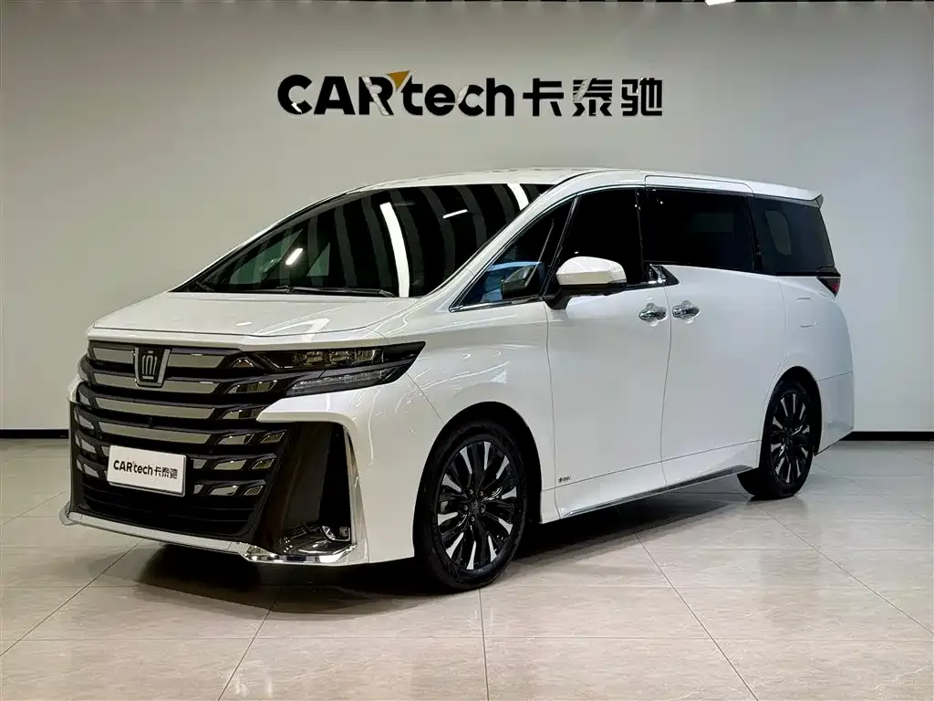 Toyota Vellfire — фото 1