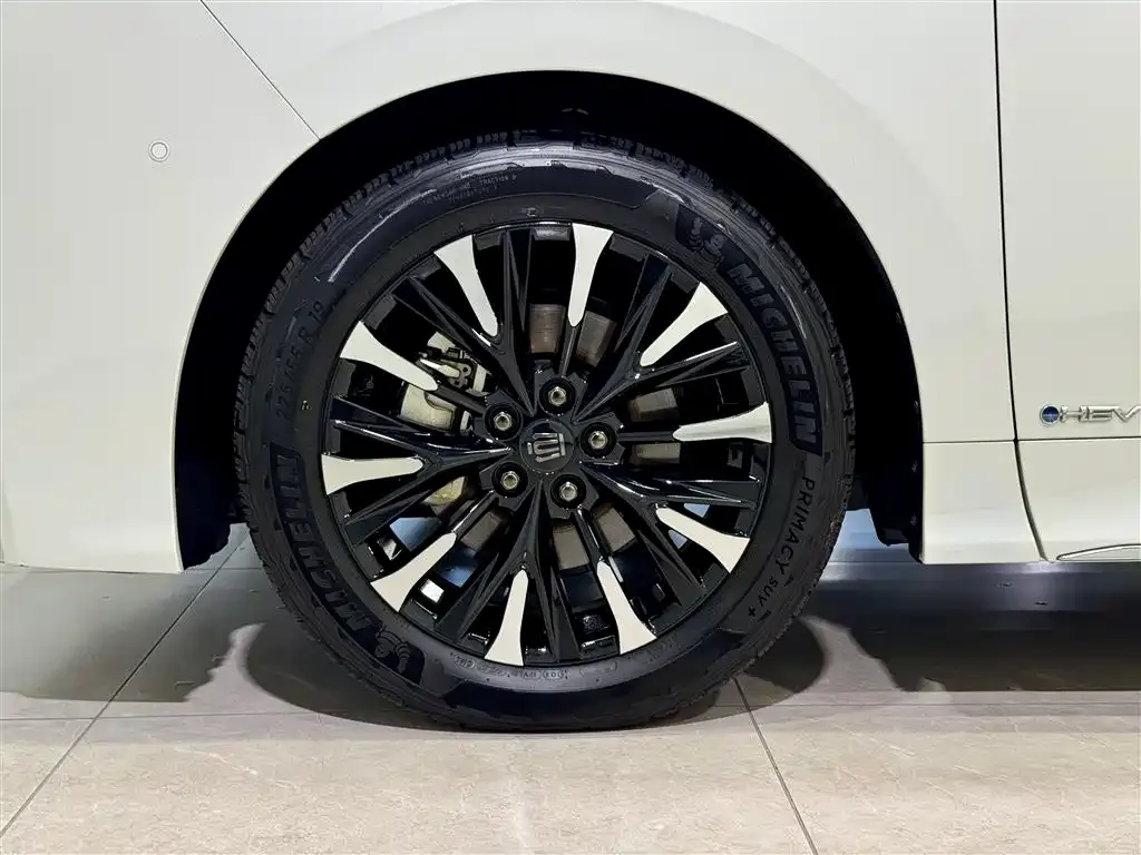 Toyota Vellfire — фото 7