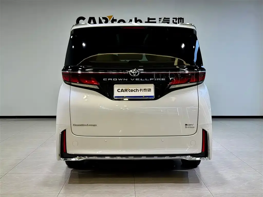 Toyota Vellfire — фото 2