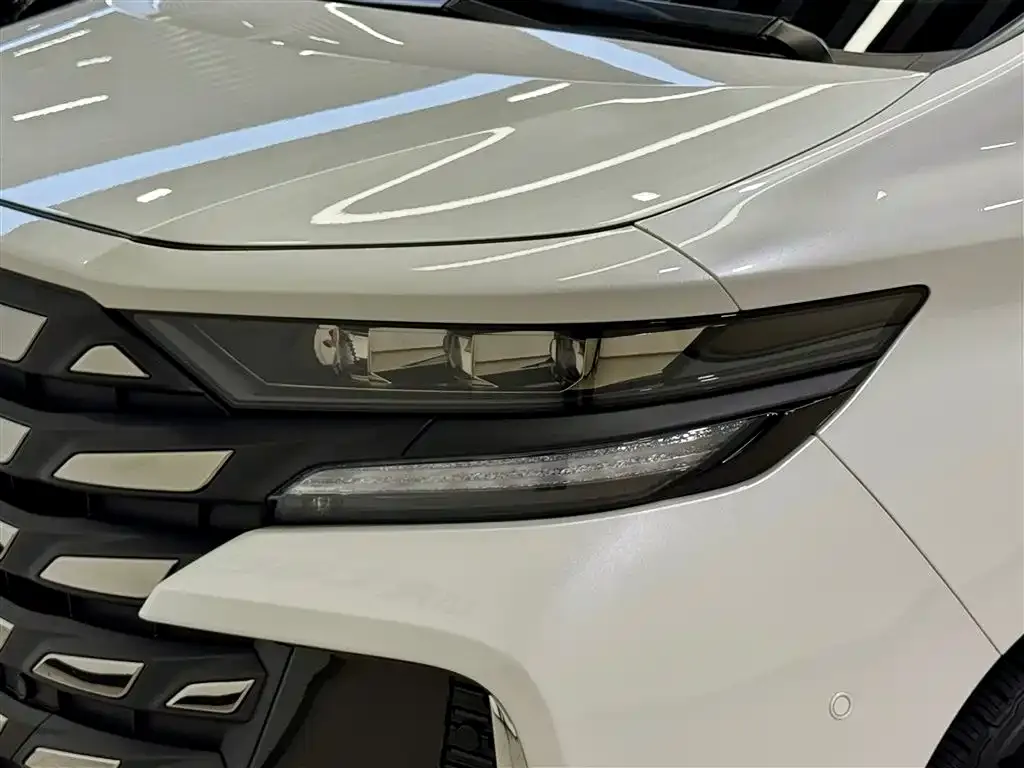 Toyota Vellfire — фото 10