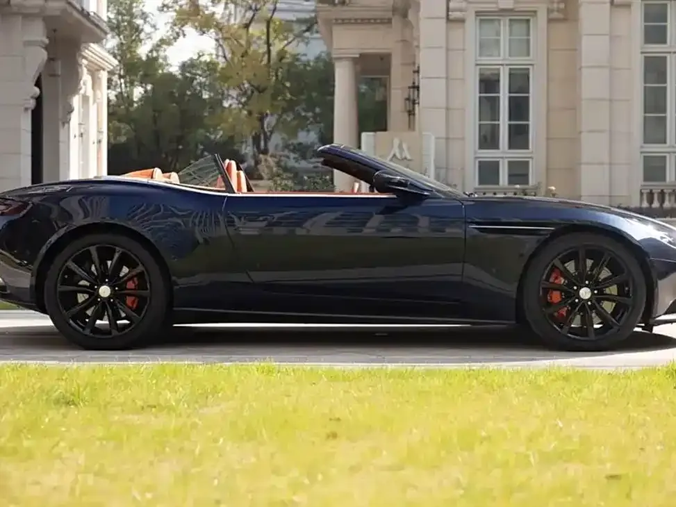 Aston Martin DB11 2021 из CN, фото 9