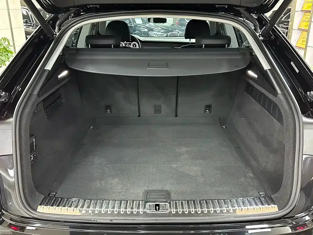 Audi Q8 — фото 10