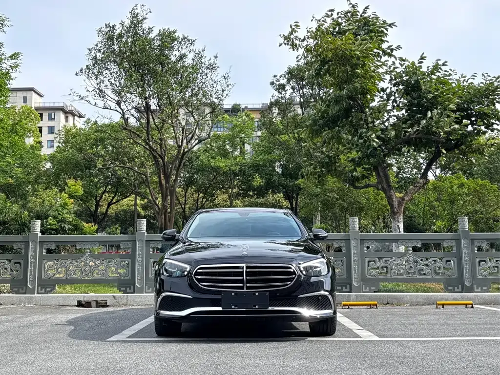 Mercedes-Benz E-Class — фото 10