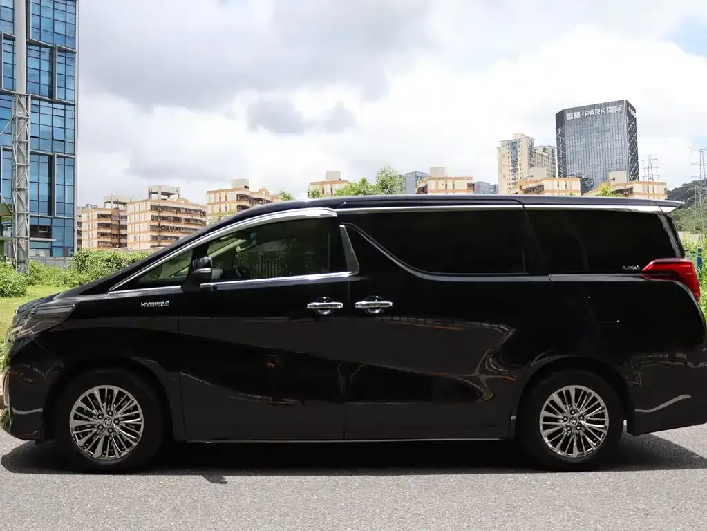 Toyota Alphard — фото 5