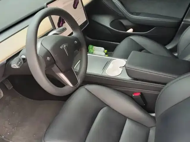 Tesla Model 3 — фото 2