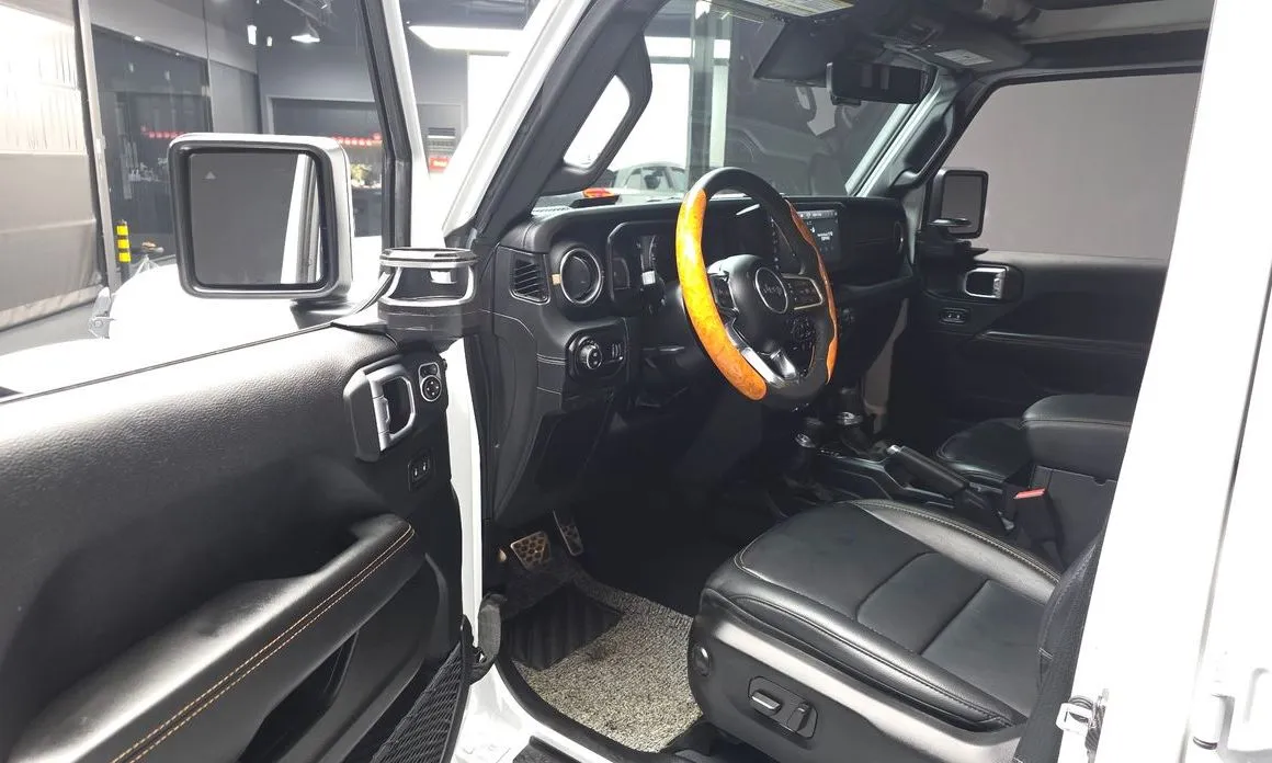 Jeep Wrangler 2024 из KR, фото 5