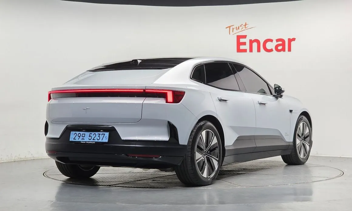 Polestar Polestar 4 — фото 9