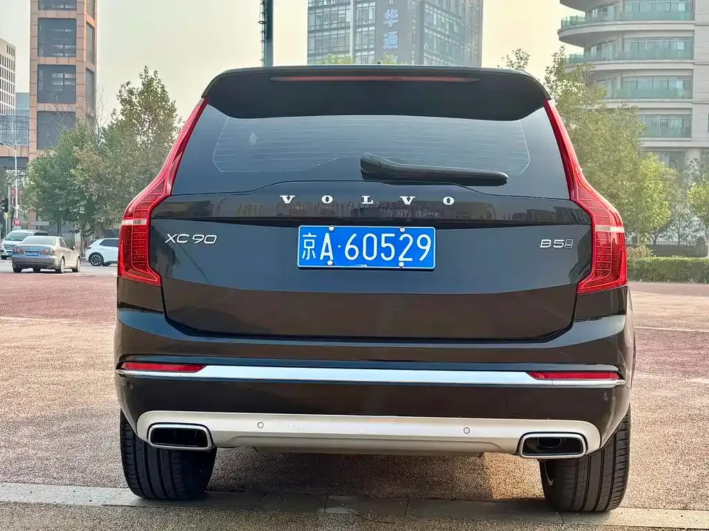 Volvo XC90 — фото 5