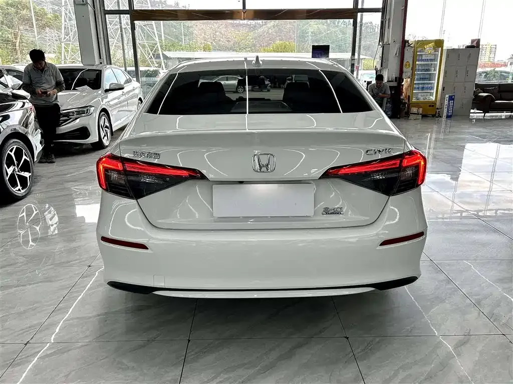 Honda Civic — фото 8