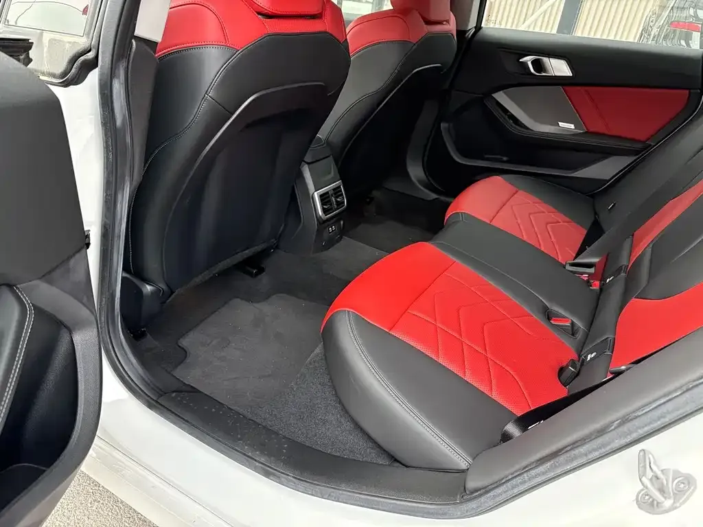 BMW 2 Series 2025 из CN, фото 3
