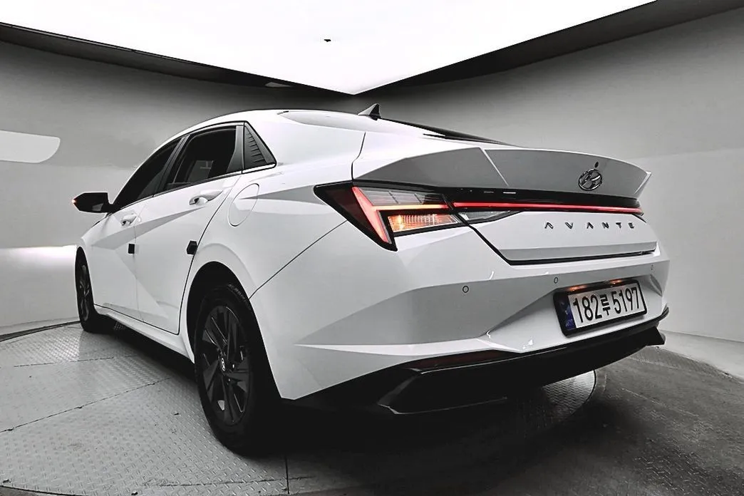 Hyundai AVANTE 2021 из KR, фото 4
