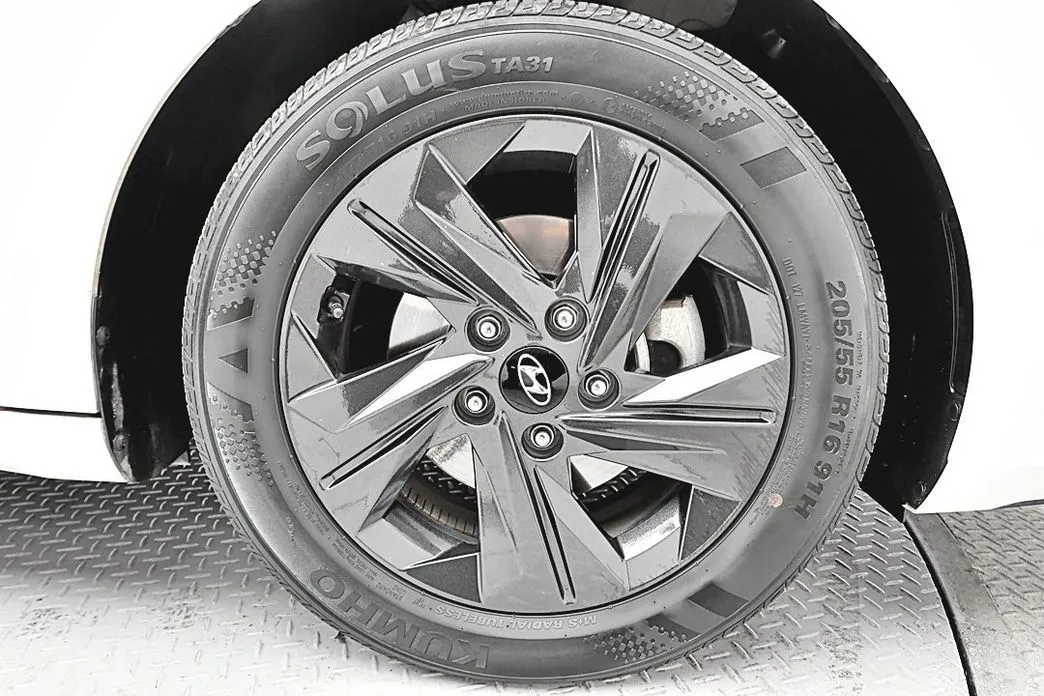 Hyundai AVANTE 2021 из KR, фото 8