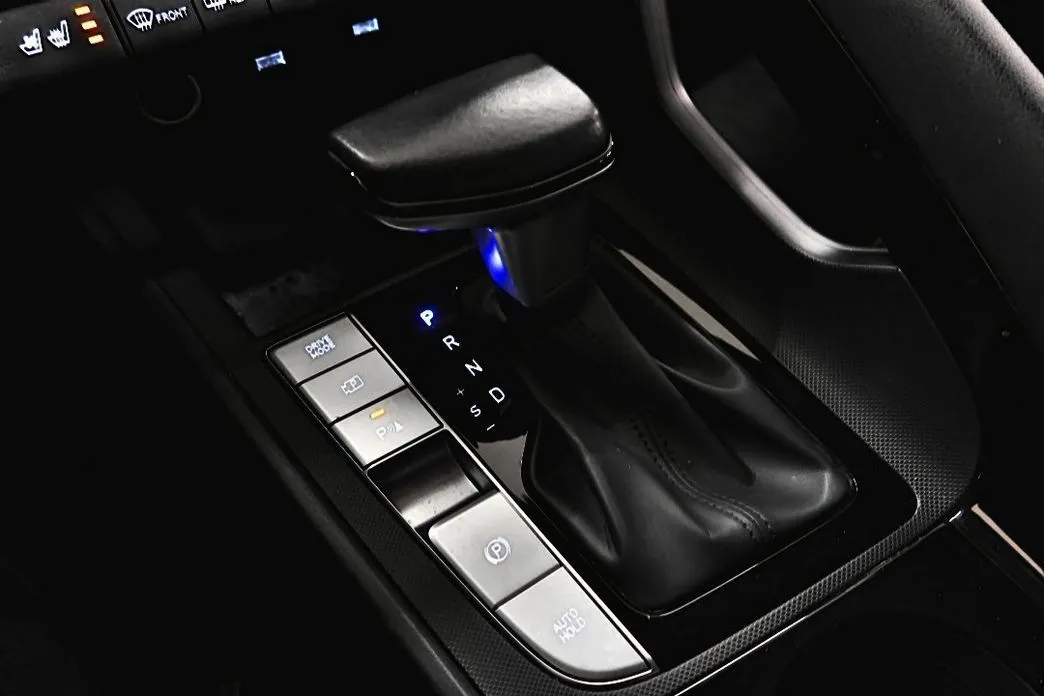 Hyundai AVANTE 2021 из KR, фото 3