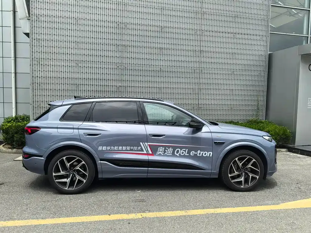 Audi Q6L e-tron — фото 10