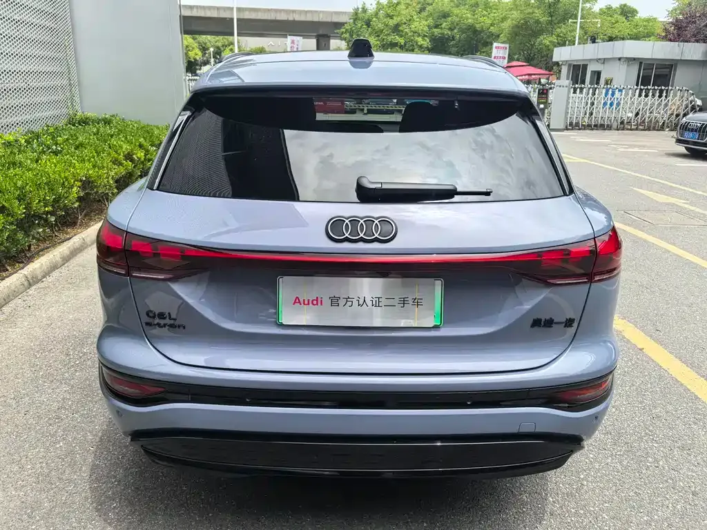 Audi Q6L e-tron — фото 8