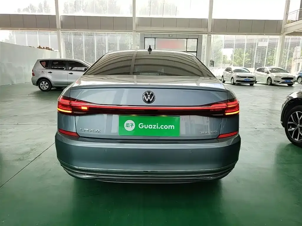 Volkswagen Passat — фото 8