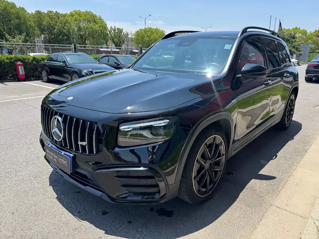 Mercedes-Benz GLB AMG — фото 1