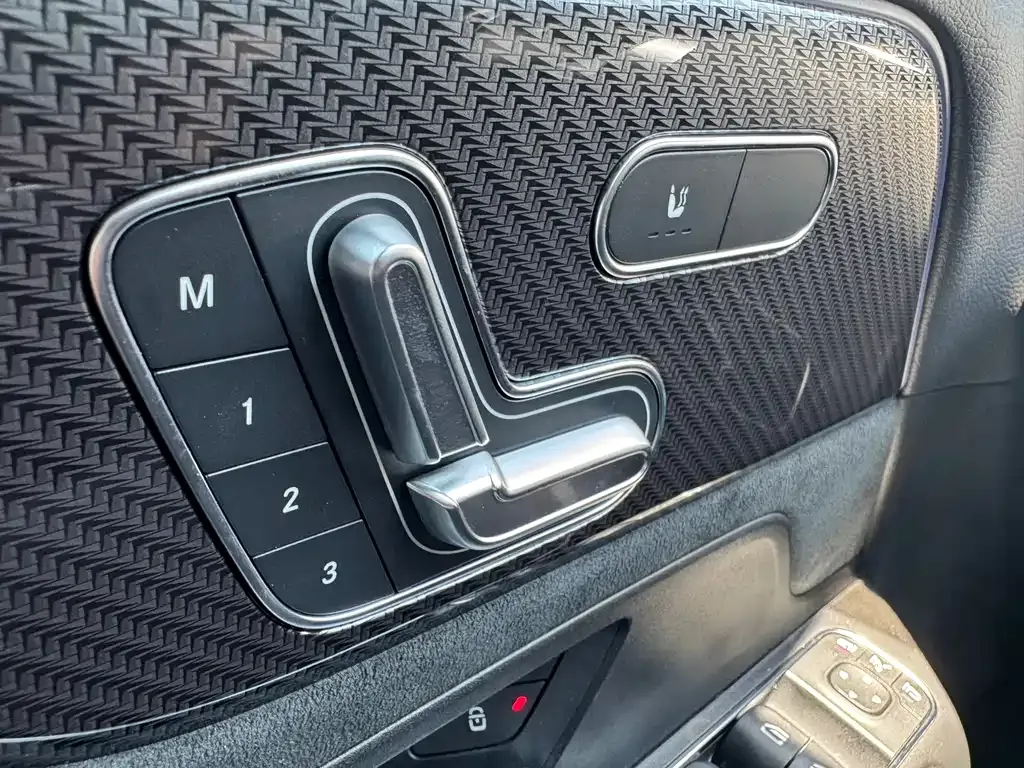 Mercedes-Benz GLB AMG — фото 5