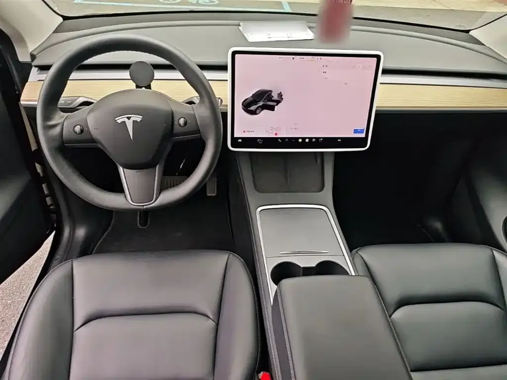 Tesla Model Y — фото 3