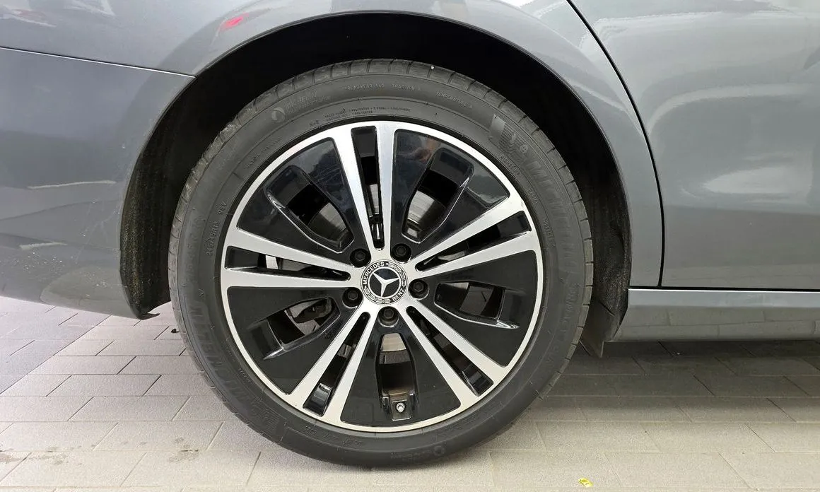 Mercedes-Benz E-Class 2021 из KR, фото 9