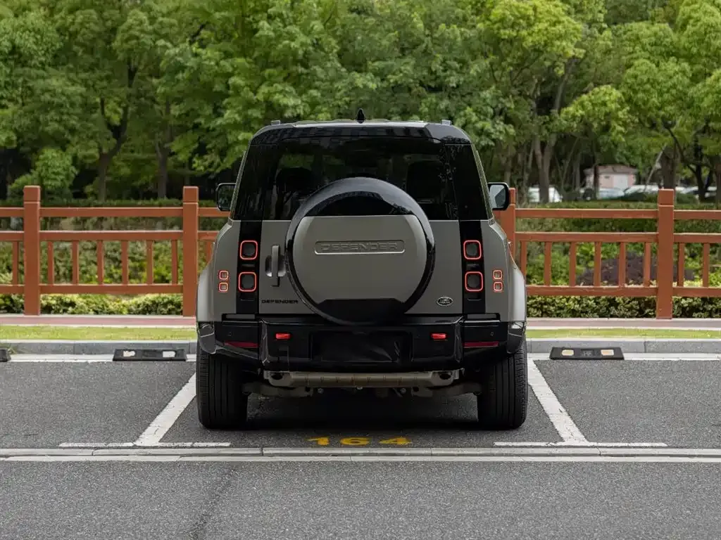Land Rover Defender — фото 5