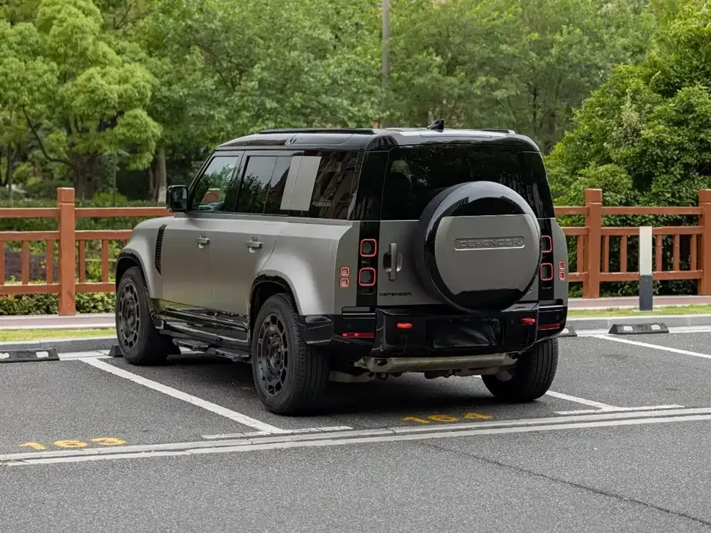 Land Rover Defender — фото 7