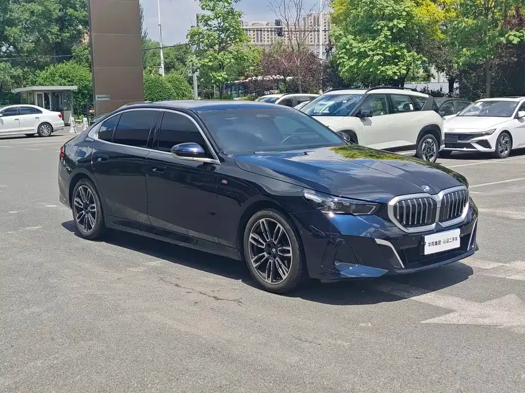BMW 5 Series — фото 10