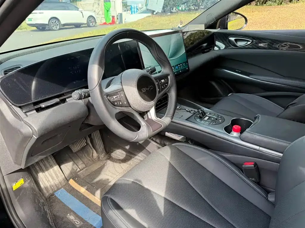 BYD Seal — фото 2