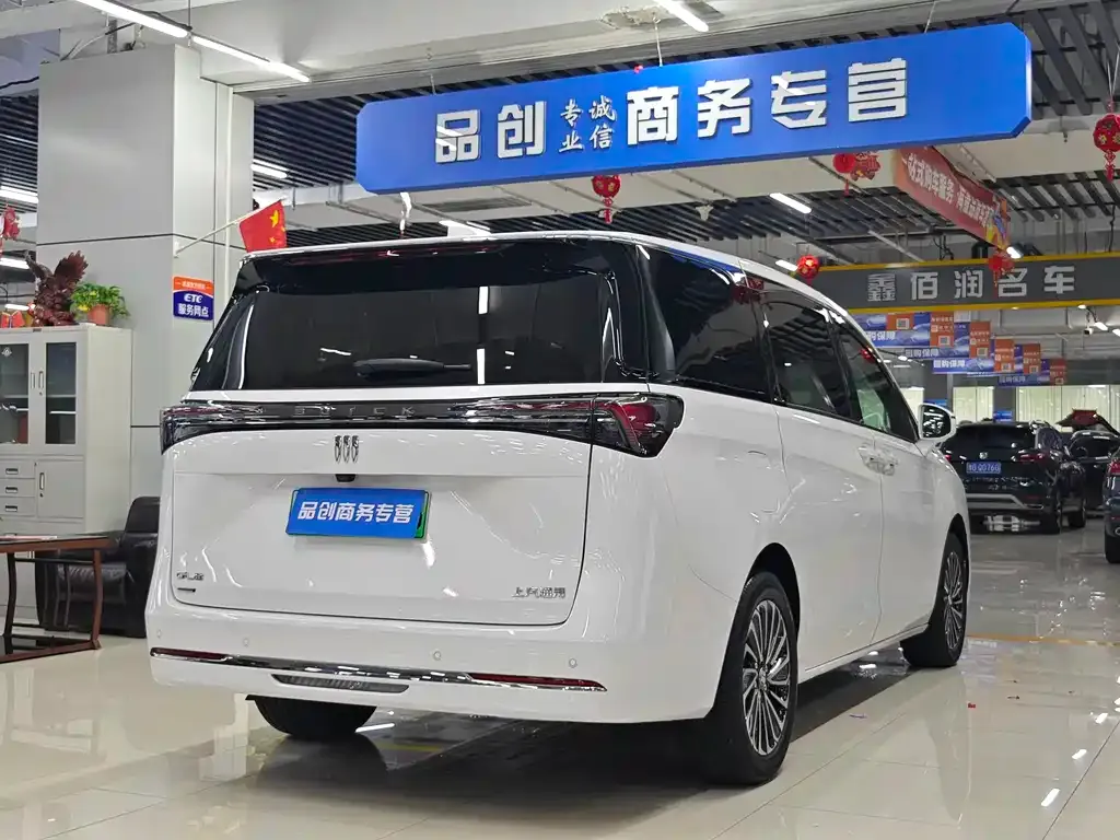 Buick GL8 Hybrid — фото 5