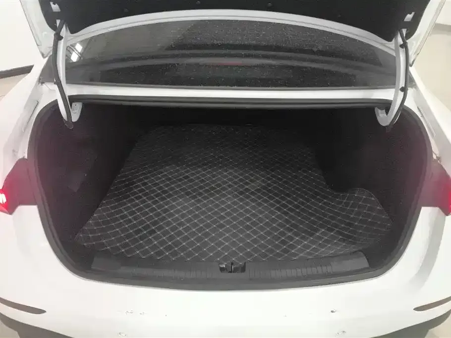 Roewe D7 2025 из CN, фото 5