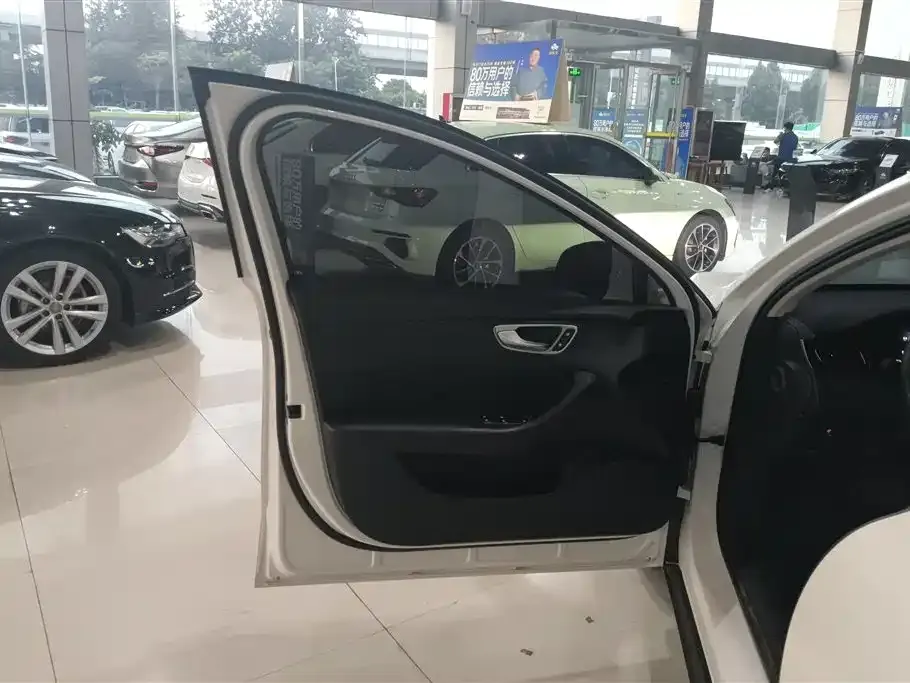 Roewe D7 2025 из CN, фото 6