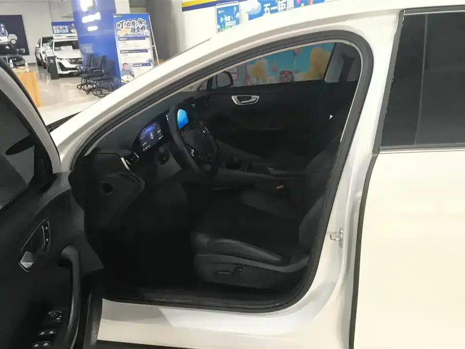 Roewe D7 2025 из CN, фото 8