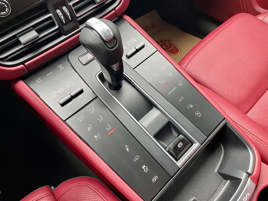 Porsche Macan — фото 9
