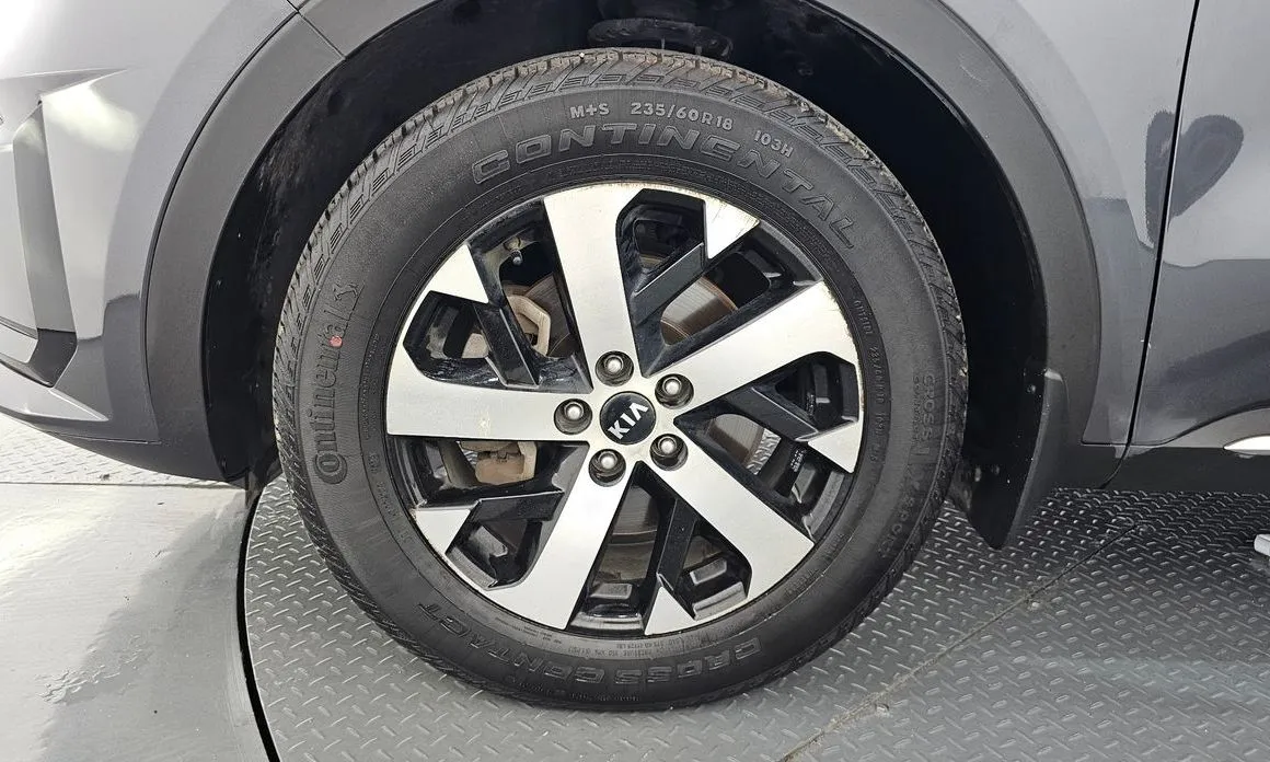 Kia Sorento — фото 8