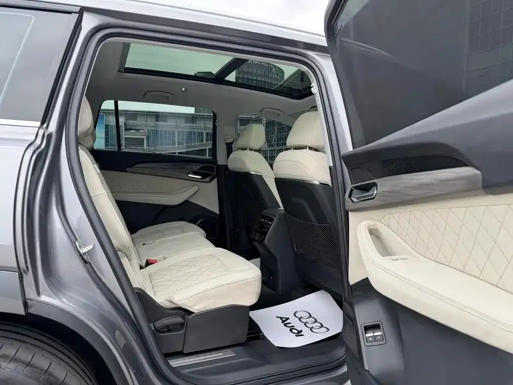 Audi Q6 2022 из CN, фото 10