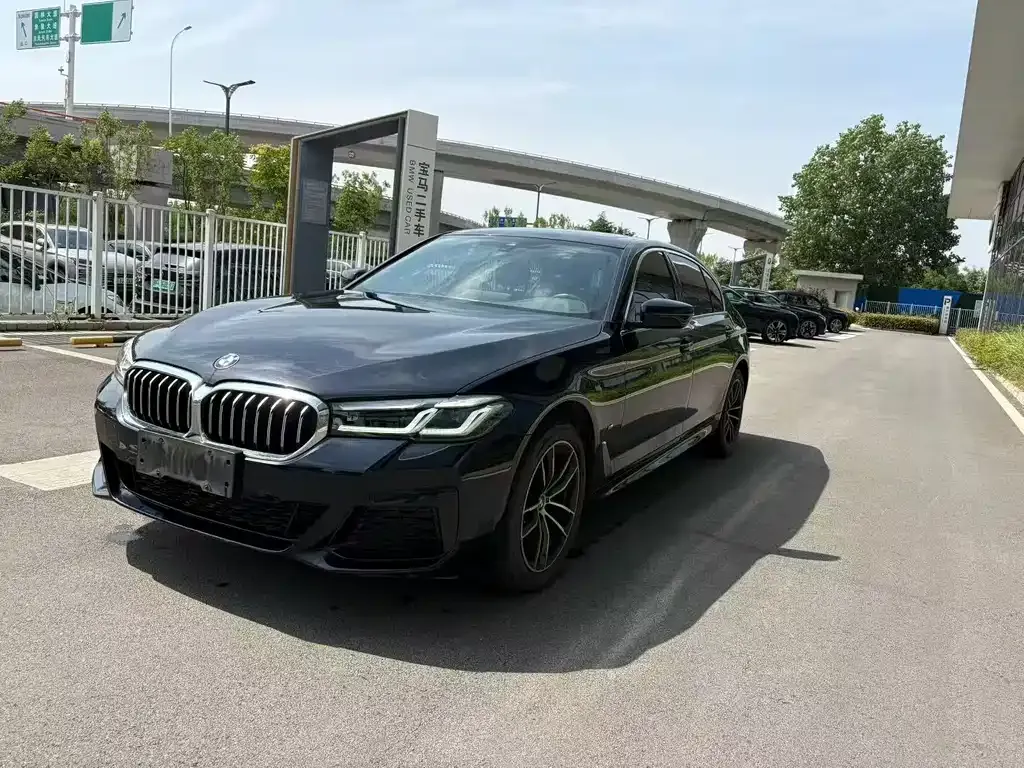 BMW 5 Series — фото 1