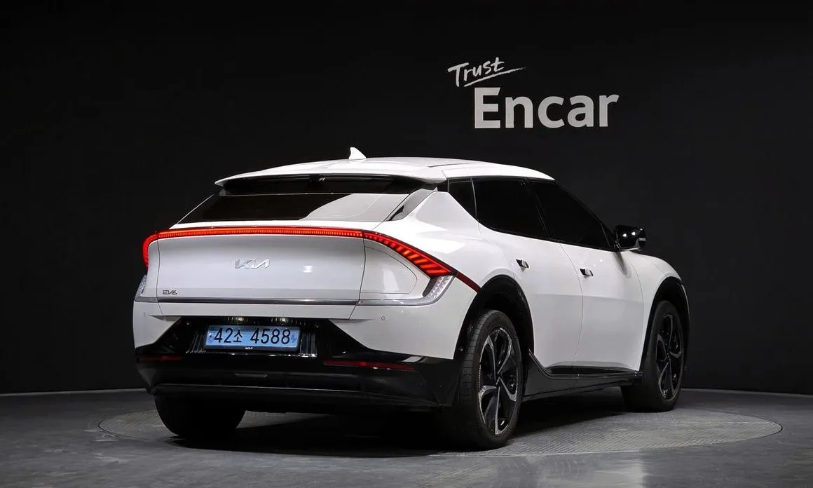 Kia EV6 — фото 8