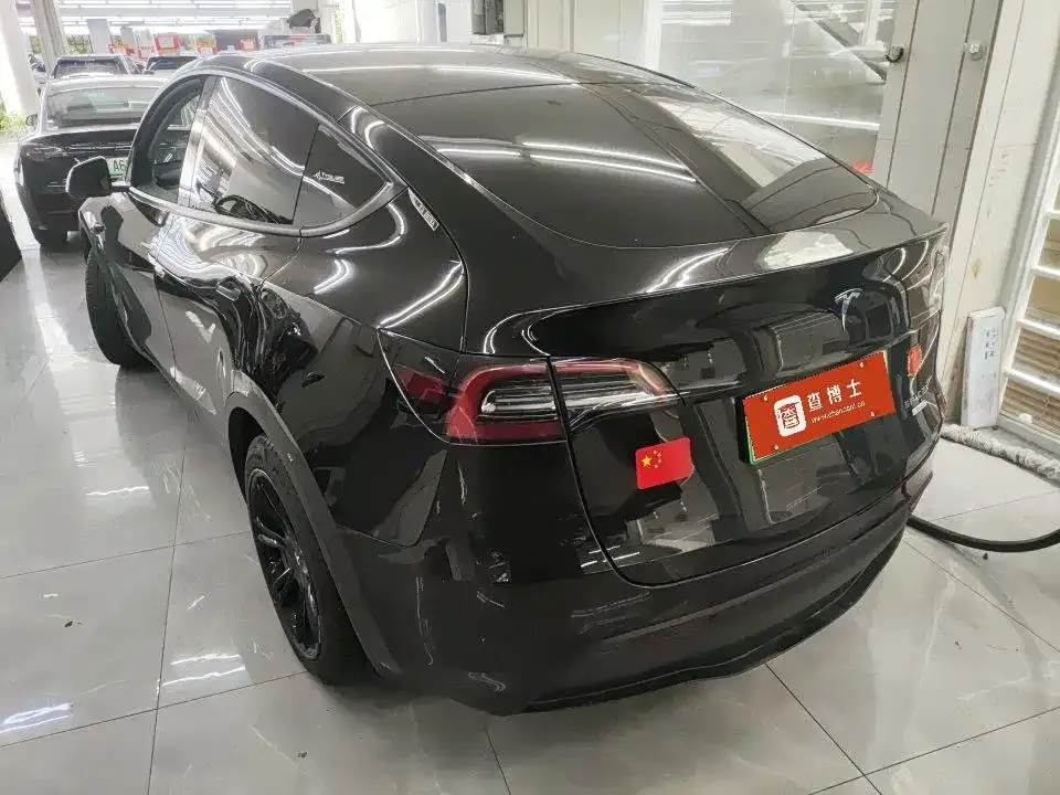 Tesla Model Y — фото 5