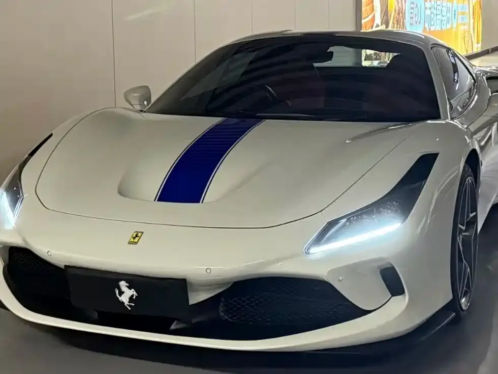 Ferrari F8 — фото 1