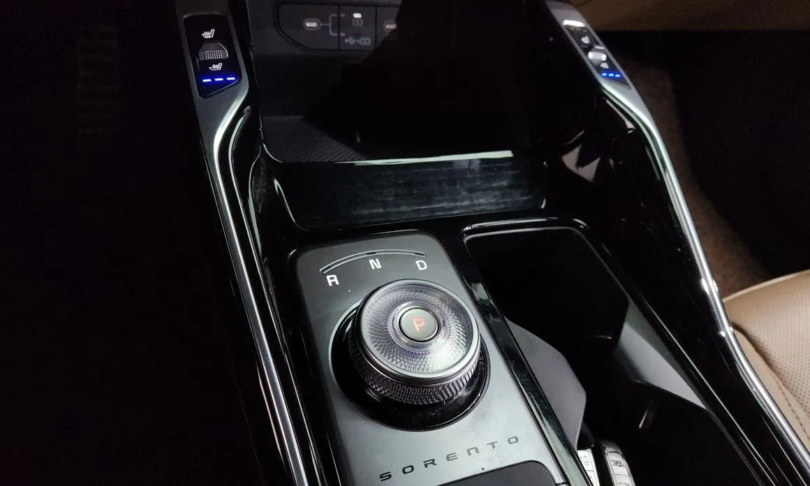 Kia Sorento — фото 6