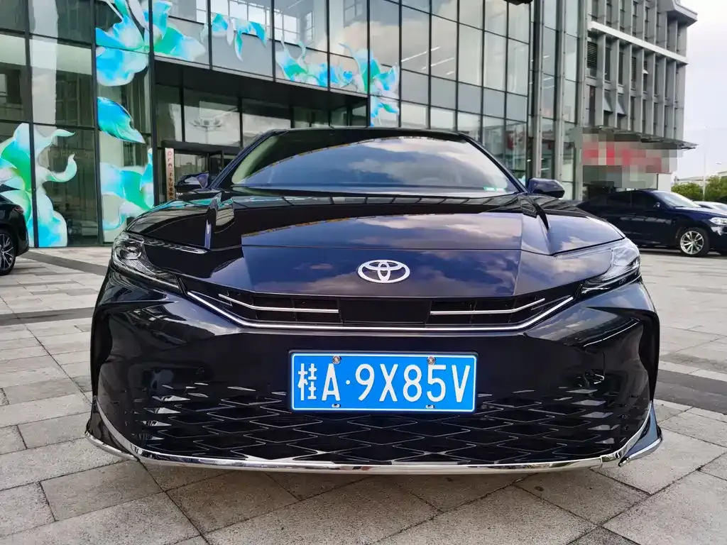 Toyota Camry — фото 4