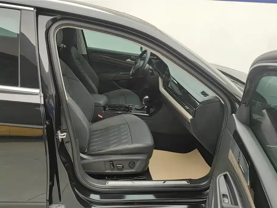 Volkswagen Passat — фото 10