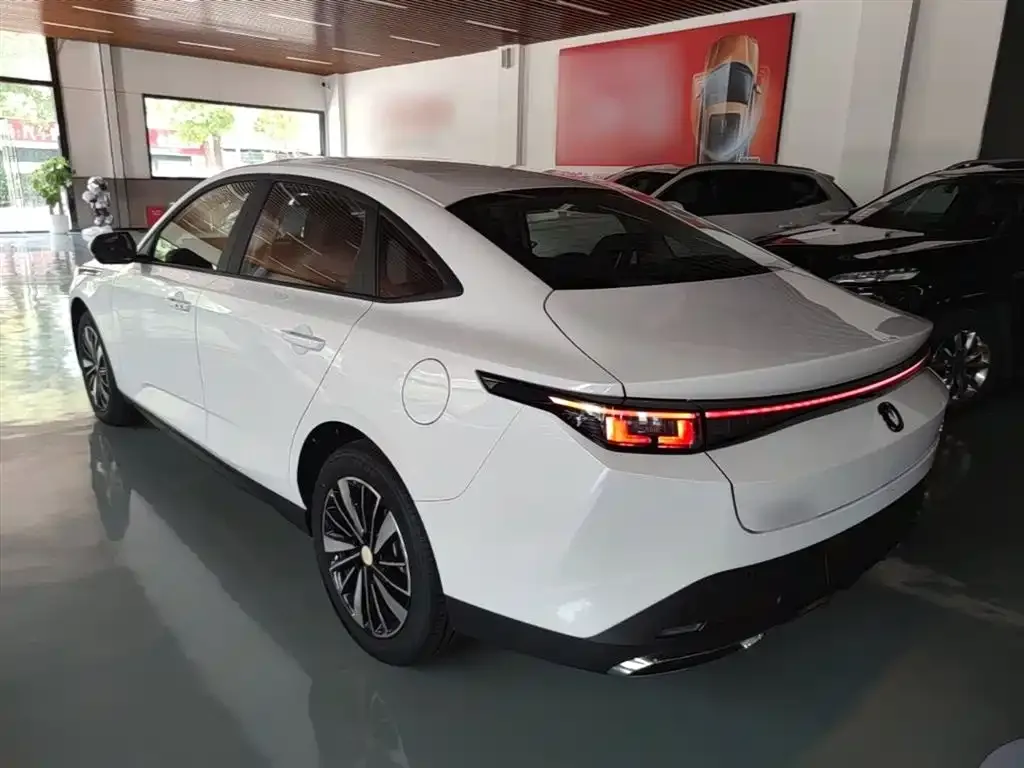Changan Eado PHEV 2026 из CN, фото 5