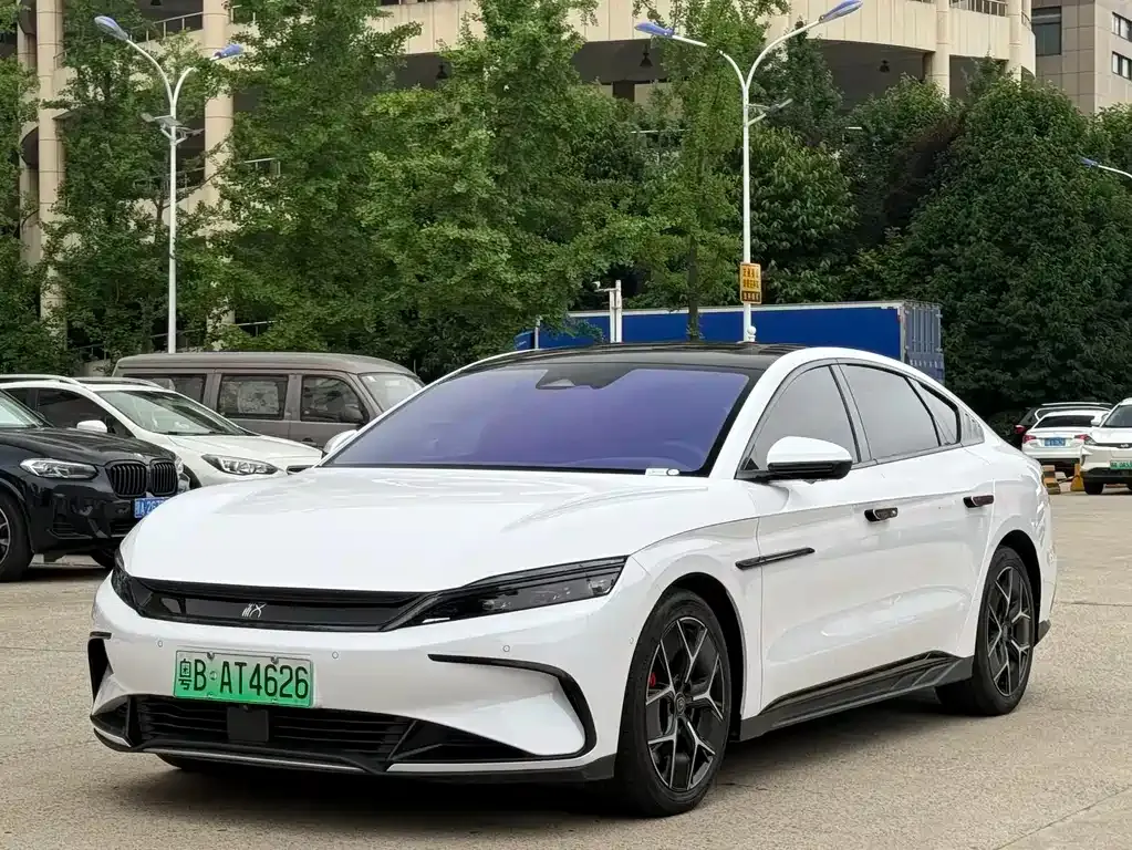 BYD Han — фото 1