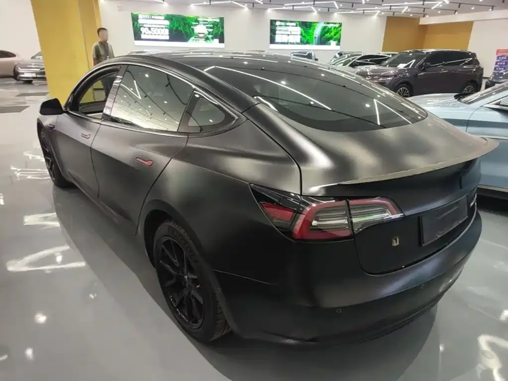 Tesla Model 3 — фото 3