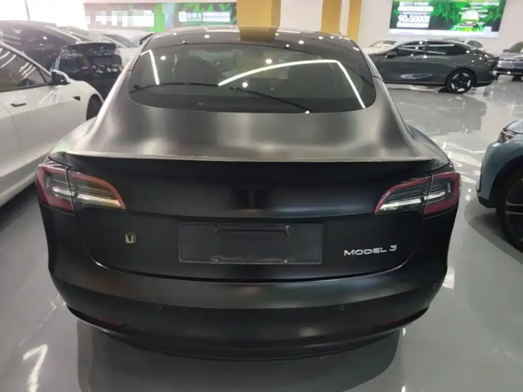 Tesla Model 3 — фото 7