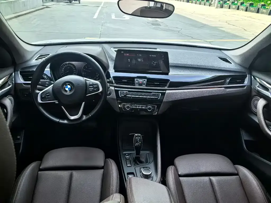 BMW X1 — фото 9