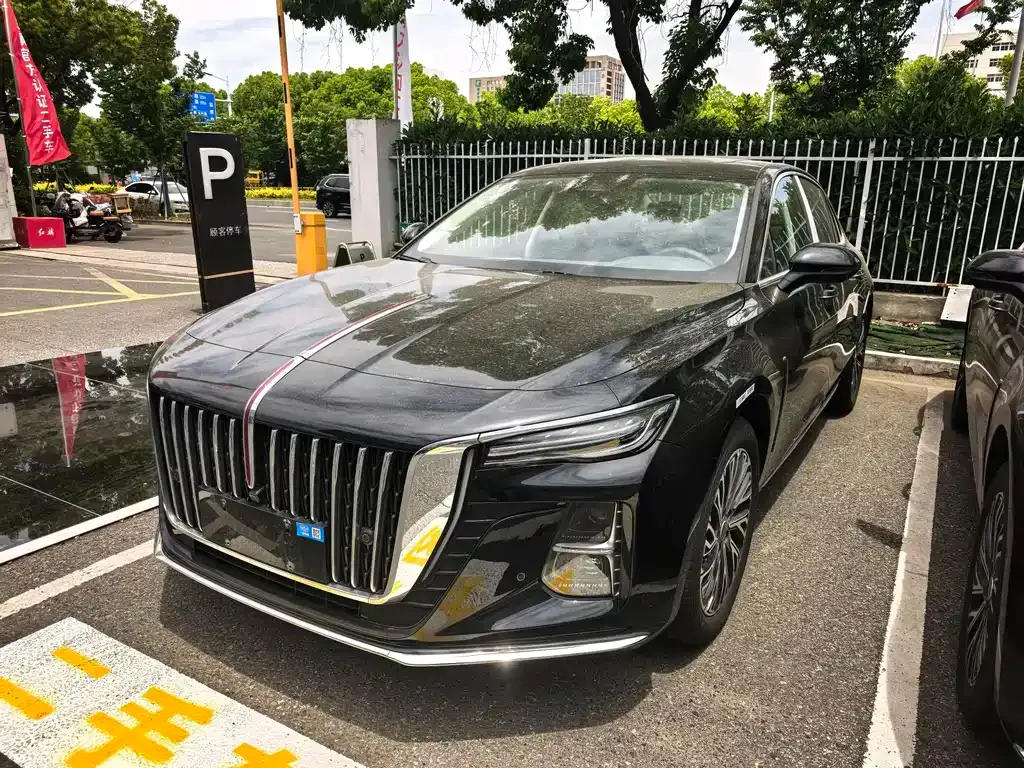 Hongqi H5 — фото 1