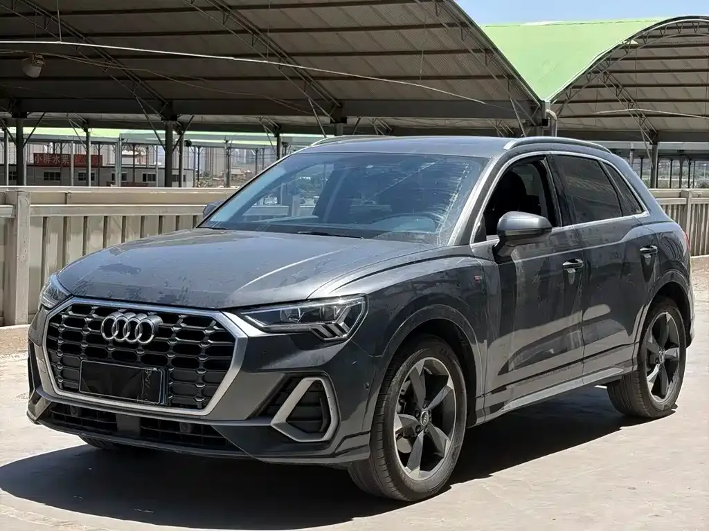 Audi Q3 — фото 1