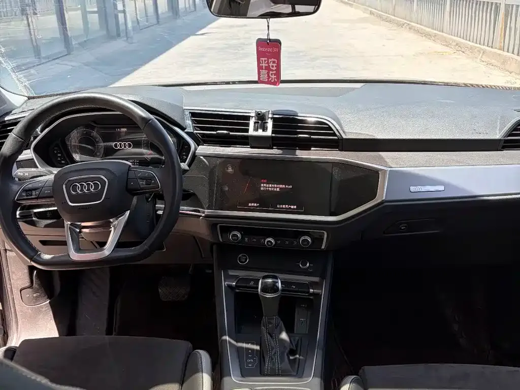 Audi Q3 — фото 4
